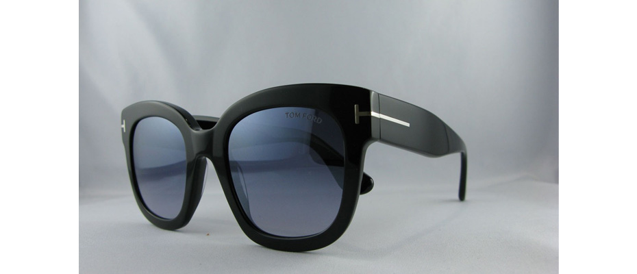 Occhiali da sole Tom Ford stile ed eleganza a prova di mode passeggere